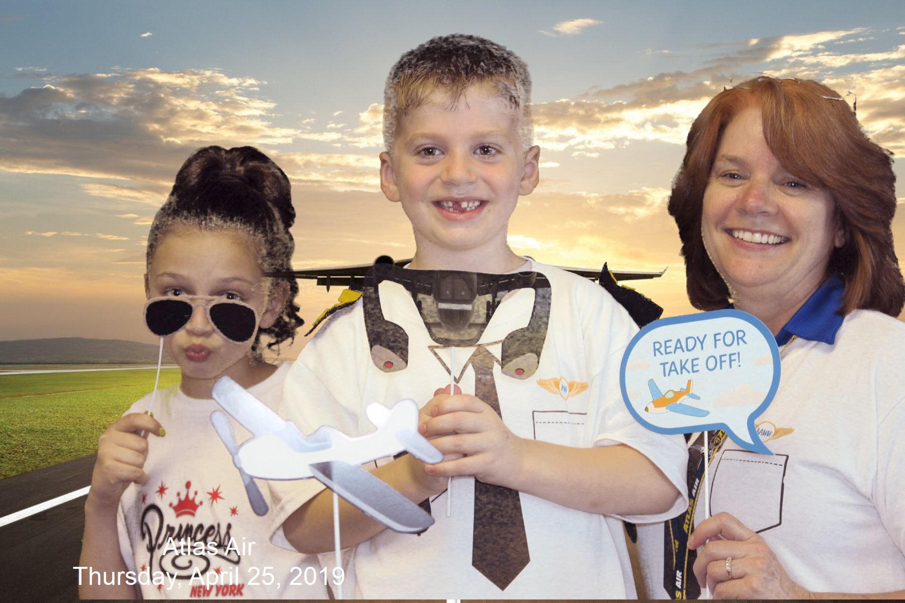 Atlas Air  | View more photos from the event at gallery.saycheesephotobooth.com/u/SayCheesePhotoBooth/Atlas-Air