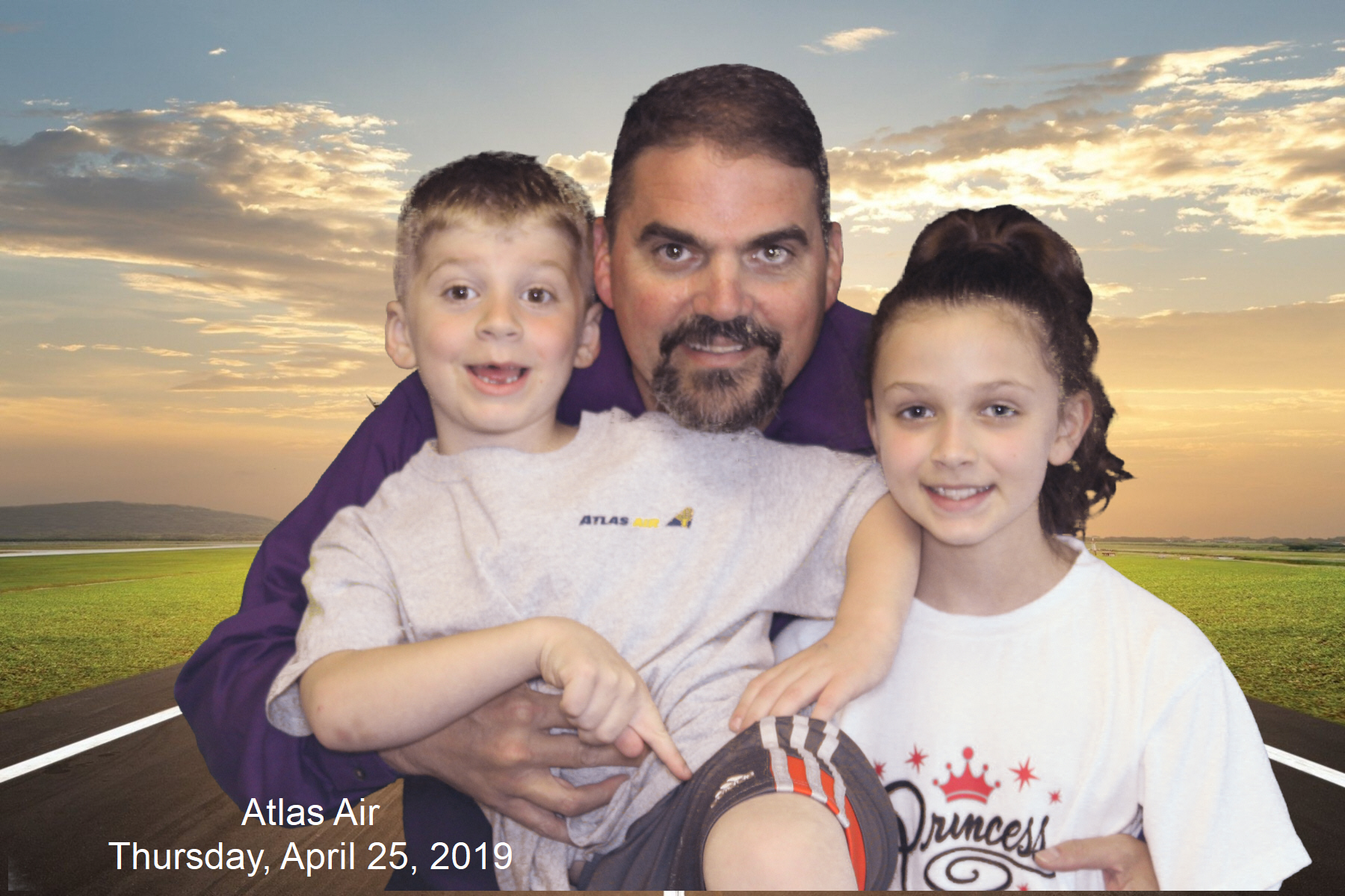 Atlas Air  | View more photos from the event at gallery.saycheesephotobooth.com/u/SayCheesePhotoBooth/Atlas-Air