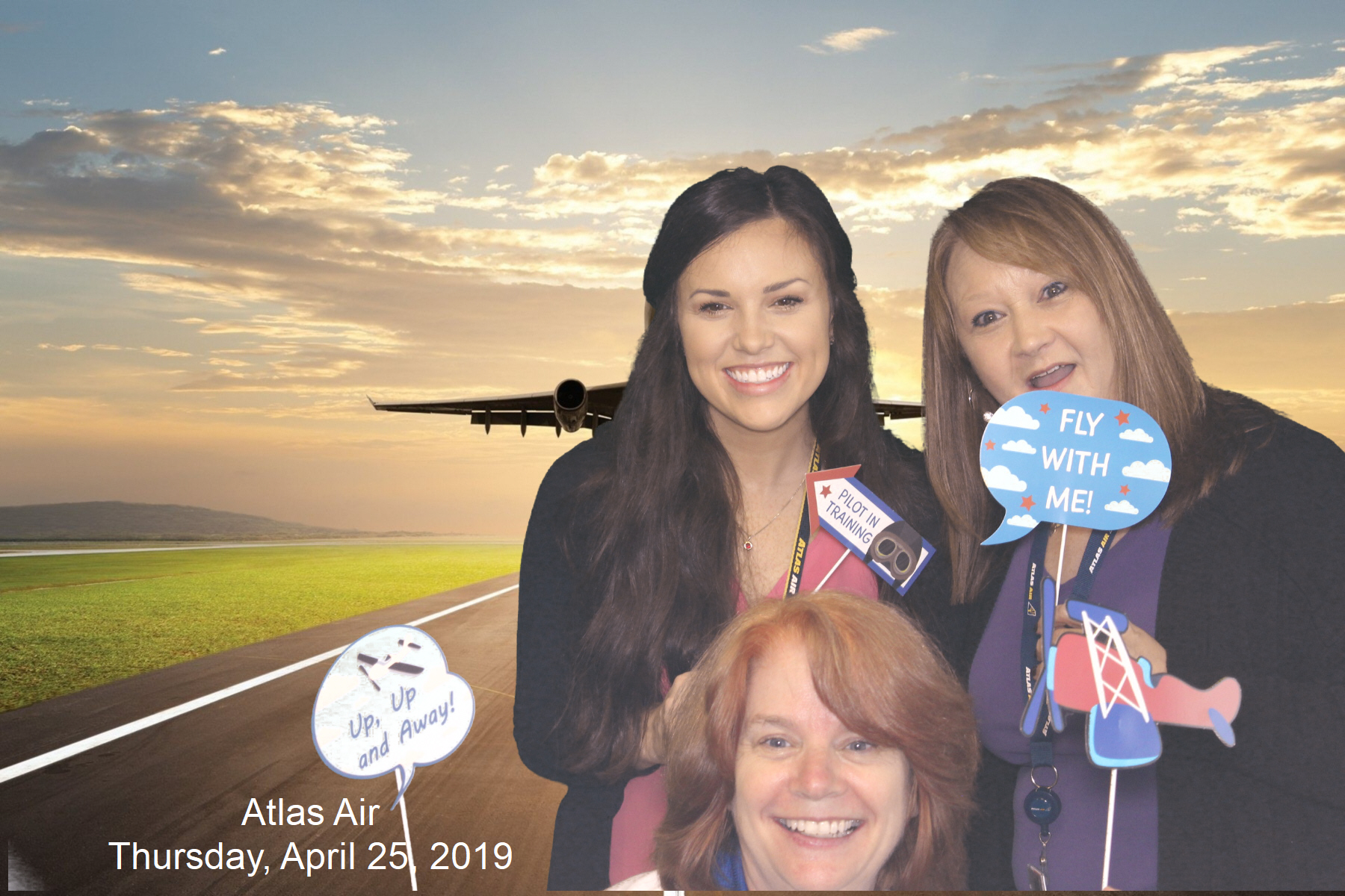 Atlas Air  | View more photos from the event at gallery.saycheesephotobooth.com/u/SayCheesePhotoBooth/Atlas-Air