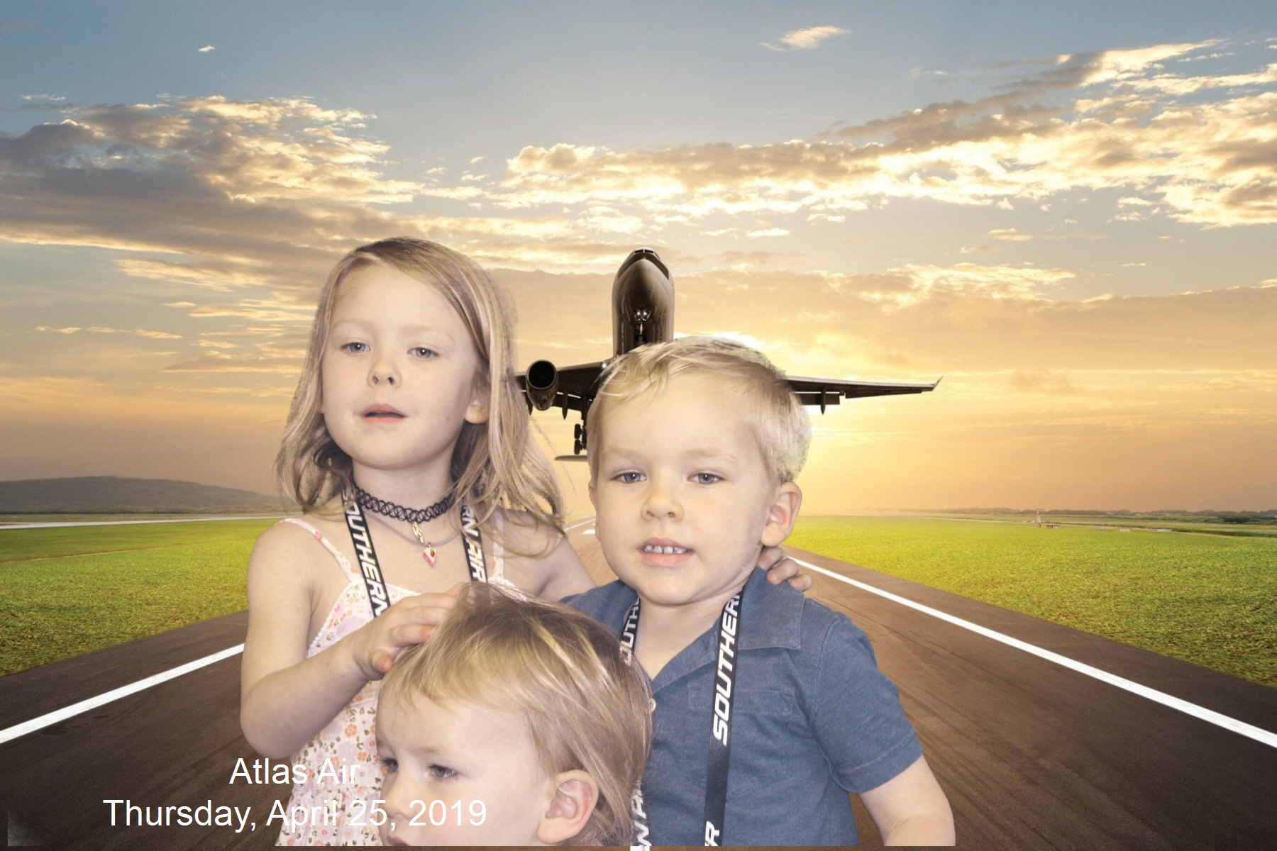 Atlas Air  | View more photos from the event at gallery.saycheesephotobooth.com/u/SayCheesePhotoBooth/Atlas-Air