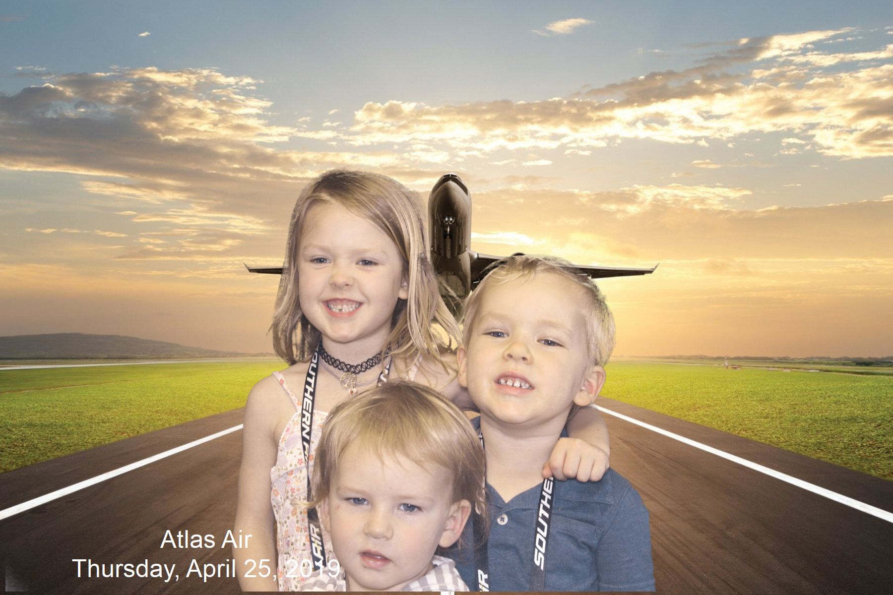 Atlas Air  | View more photos from the event at gallery.saycheesephotobooth.com/u/SayCheesePhotoBooth/Atlas-Air