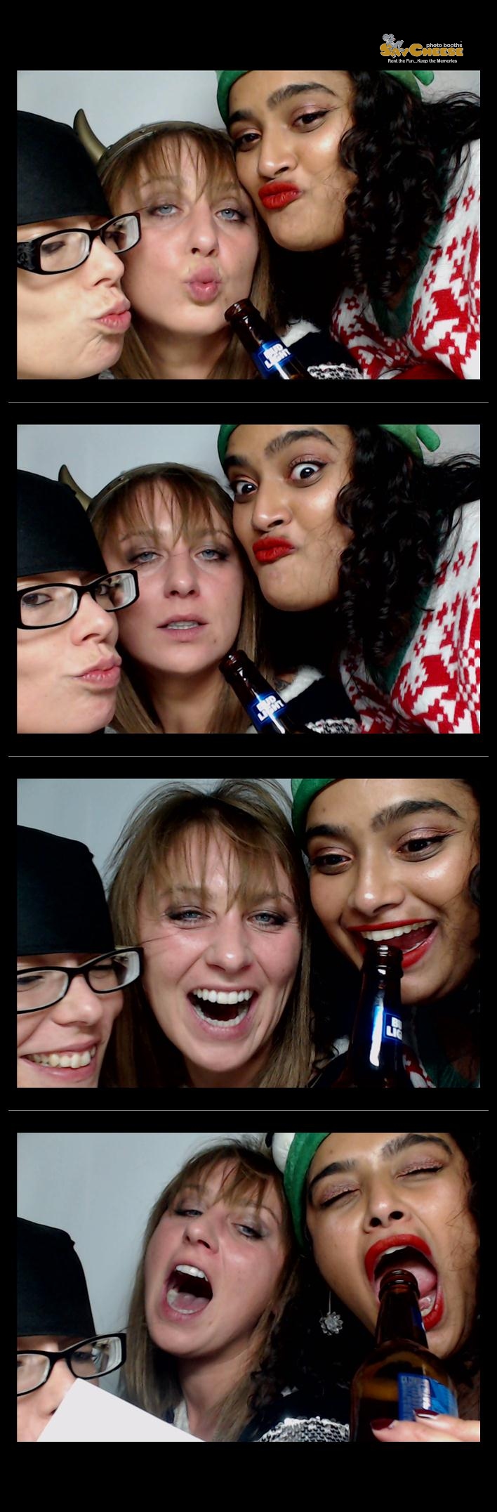 Atlas Air  | View more photos from the event at gallery.saycheesephotobooth.com/u/SayCheesePhotoBooth/Atlas-Air-0