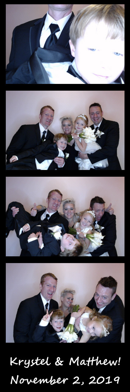 Burger wedding  | View more photos from the event at gallery.saycheesephotobooth.com/u/SayCheesePhotoBooth/Burger-wedding