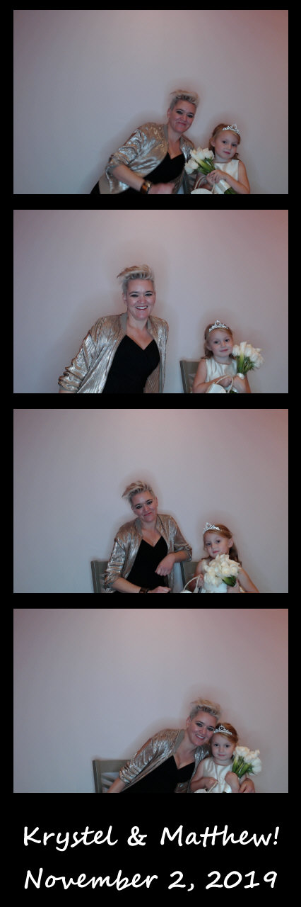 Burger wedding  | View more photos from the event at gallery.saycheesephotobooth.com/u/SayCheesePhotoBooth/Burger-wedding