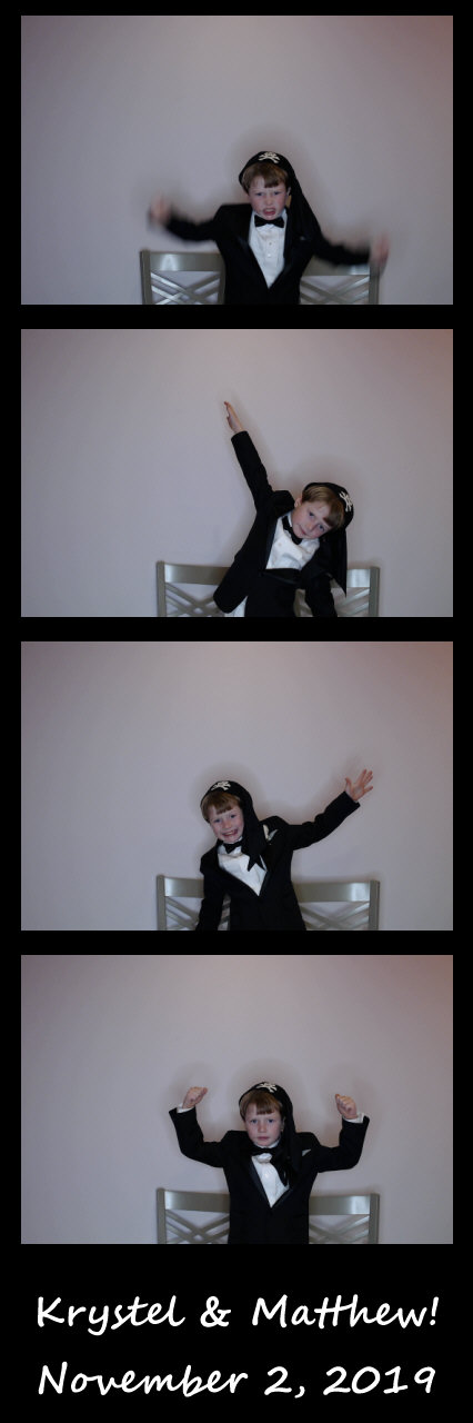 Burger wedding  | View more photos from the event at gallery.saycheesephotobooth.com/u/SayCheesePhotoBooth/Burger-wedding
