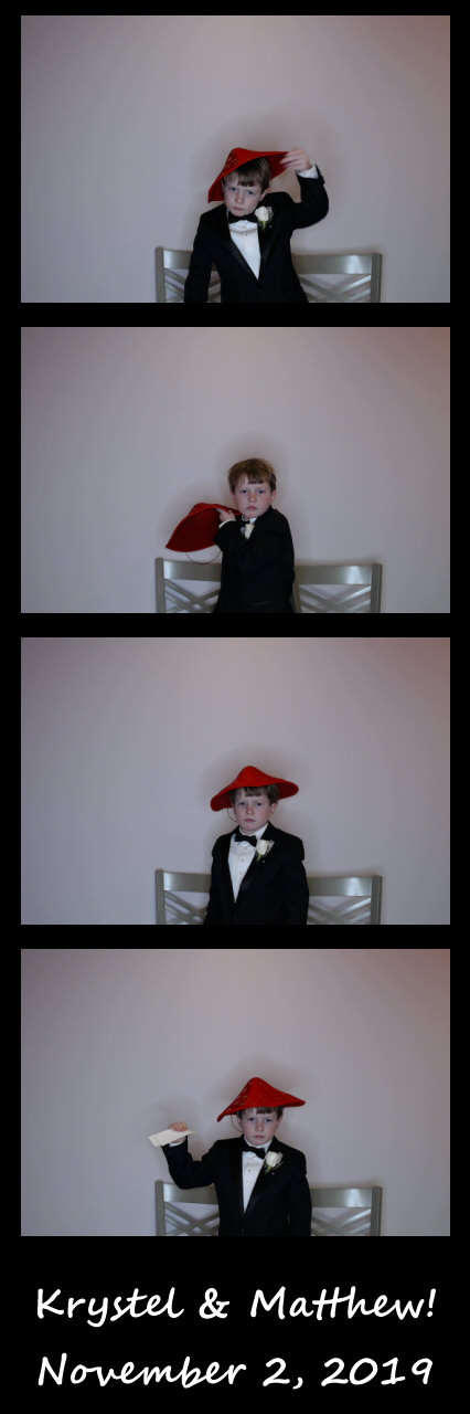 Burger wedding  | View more photos from the event at gallery.saycheesephotobooth.com/u/SayCheesePhotoBooth/Burger-wedding
