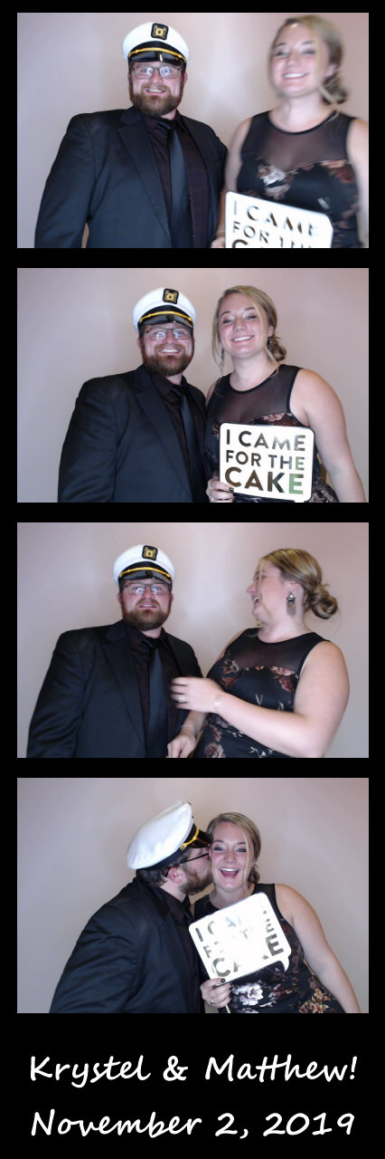 Burger wedding  | View more photos from the event at gallery.saycheesephotobooth.com/u/SayCheesePhotoBooth/Burger-wedding