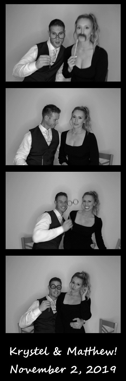 Burger wedding  | View more photos from the event at gallery.saycheesephotobooth.com/u/SayCheesePhotoBooth/Burger-wedding