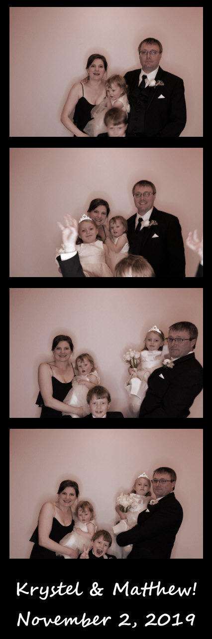 Burger wedding  | View more photos from the event at gallery.saycheesephotobooth.com/u/SayCheesePhotoBooth/Burger-wedding