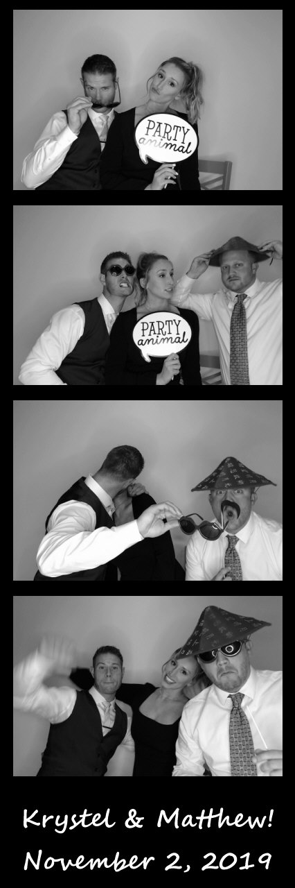 Burger wedding  | View more photos from the event at gallery.saycheesephotobooth.com/u/SayCheesePhotoBooth/Burger-wedding