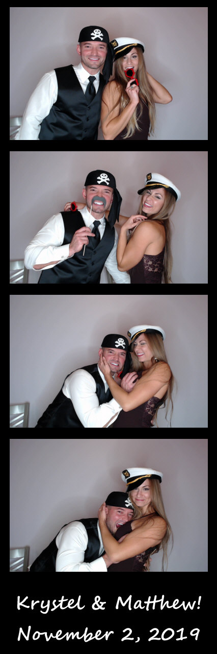Burger wedding  | View more photos from the event at gallery.saycheesephotobooth.com/u/SayCheesePhotoBooth/Burger-wedding