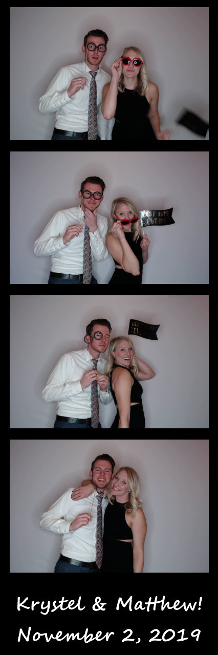 Burger wedding  | View more photos from the event at gallery.saycheesephotobooth.com/u/SayCheesePhotoBooth/Burger-wedding