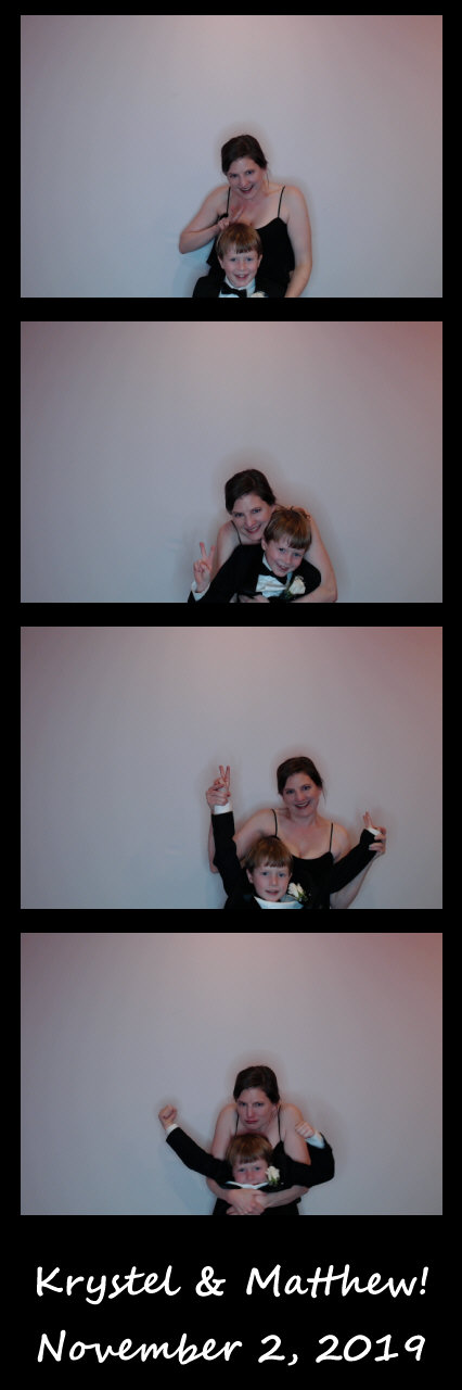 Burger wedding  | View more photos from the event at gallery.saycheesephotobooth.com/u/SayCheesePhotoBooth/Burger-wedding