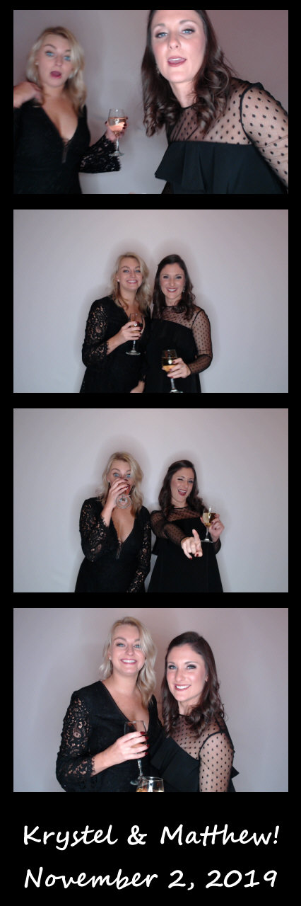 Burger wedding  | View more photos from the event at gallery.saycheesephotobooth.com/u/SayCheesePhotoBooth/Burger-wedding