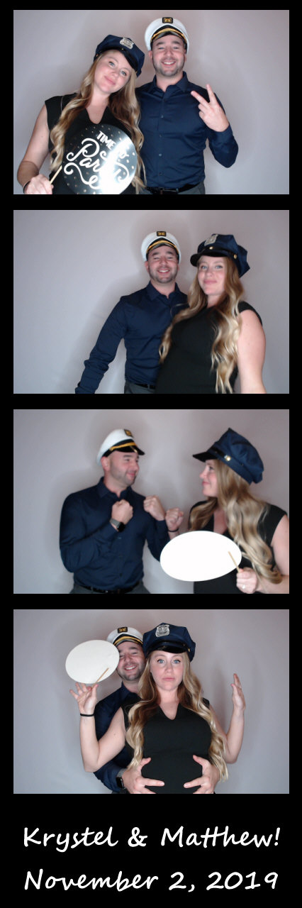 Burger wedding  | View more photos from the event at gallery.saycheesephotobooth.com/u/SayCheesePhotoBooth/Burger-wedding
