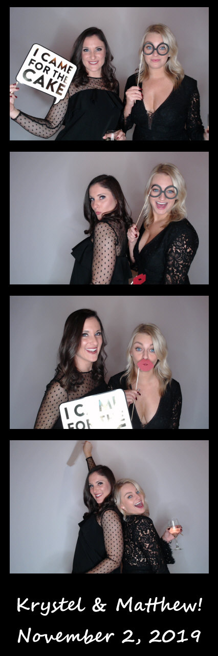 Burger wedding  | View more photos from the event at gallery.saycheesephotobooth.com/u/SayCheesePhotoBooth/Burger-wedding