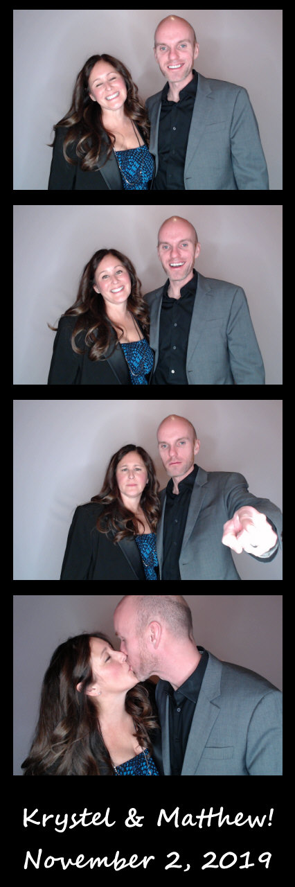 Burger wedding  | View more photos from the event at gallery.saycheesephotobooth.com/u/SayCheesePhotoBooth/Burger-wedding