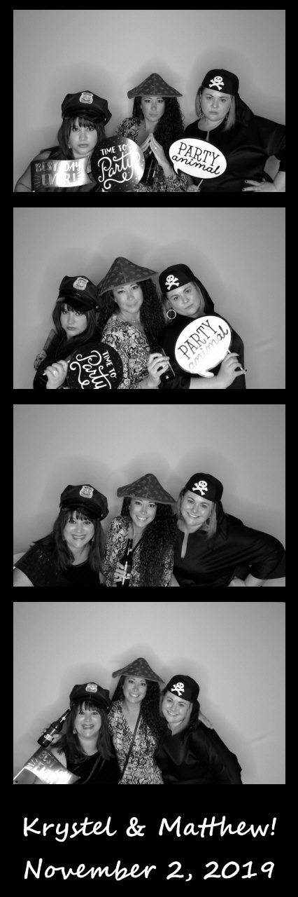 Burger wedding  | View more photos from the event at gallery.saycheesephotobooth.com/u/SayCheesePhotoBooth/Burger-wedding