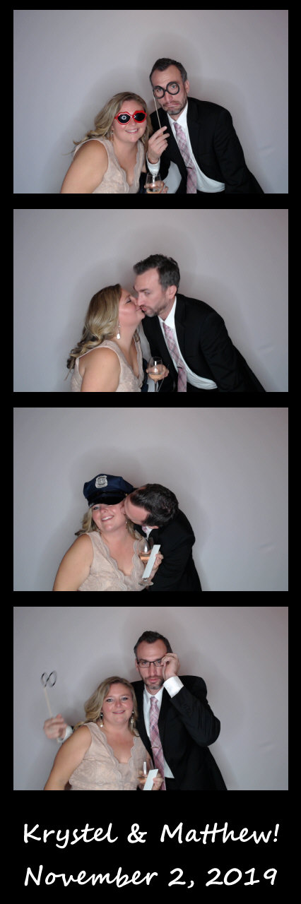 Burger wedding  | View more photos from the event at gallery.saycheesephotobooth.com/u/SayCheesePhotoBooth/Burger-wedding