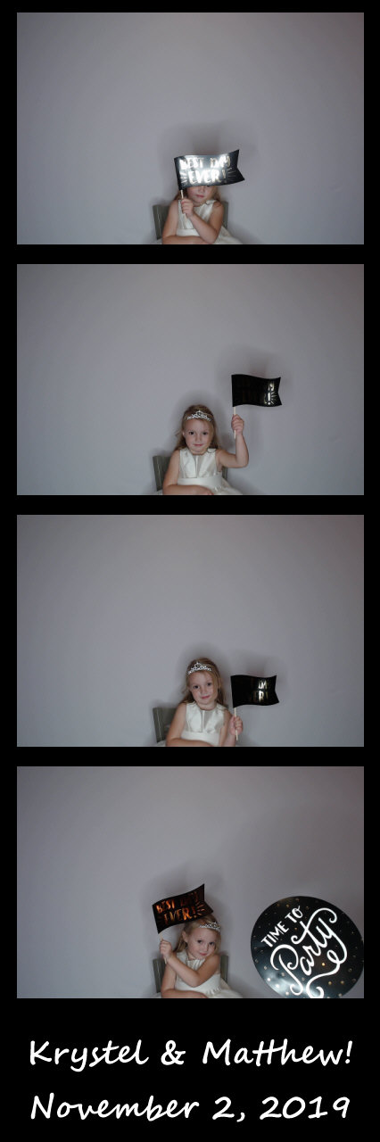 Burger wedding  | View more photos from the event at gallery.saycheesephotobooth.com/u/SayCheesePhotoBooth/Burger-wedding