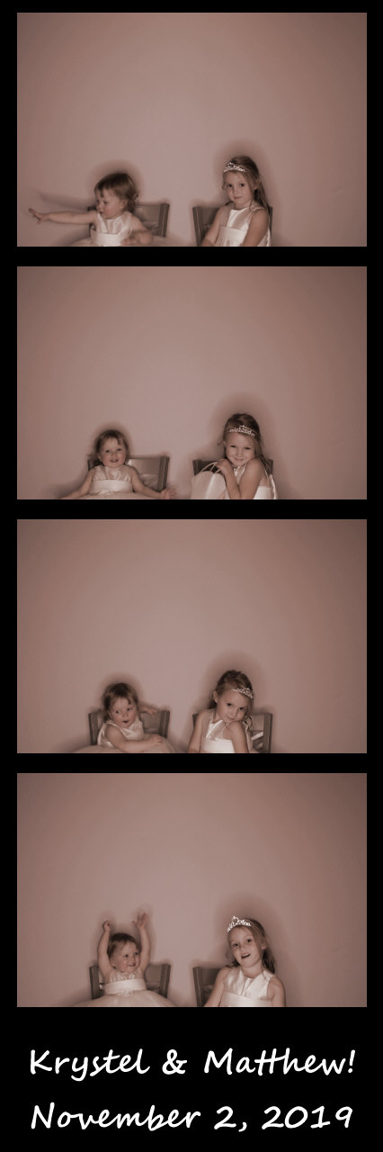 Burger wedding  | View more photos from the event at gallery.saycheesephotobooth.com/u/SayCheesePhotoBooth/Burger-wedding