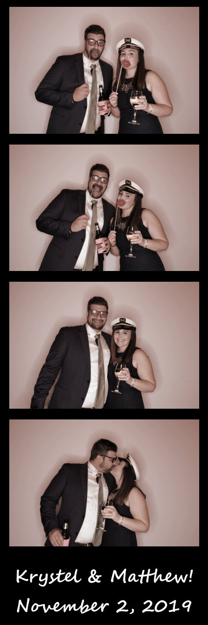 Burger wedding  | View more photos from the event at gallery.saycheesephotobooth.com/u/SayCheesePhotoBooth/Burger-wedding