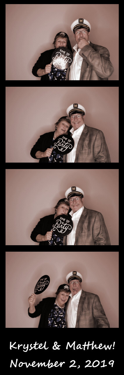 Burger wedding  | View more photos from the event at gallery.saycheesephotobooth.com/u/SayCheesePhotoBooth/Burger-wedding