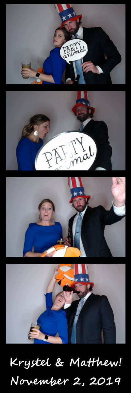 Burger wedding  | View more photos from the event at gallery.saycheesephotobooth.com/u/SayCheesePhotoBooth/Burger-wedding