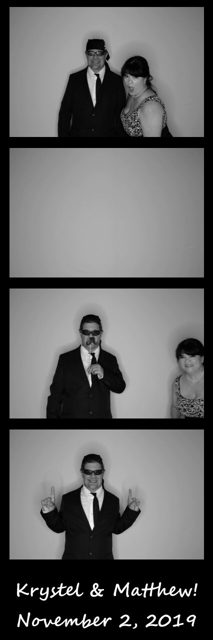 Burger wedding  | View more photos from the event at gallery.saycheesephotobooth.com/u/SayCheesePhotoBooth/Burger-wedding