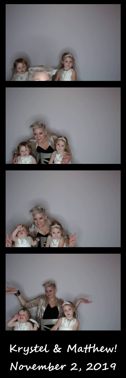 Burger wedding  | View more photos from the event at gallery.saycheesephotobooth.com/u/SayCheesePhotoBooth/Burger-wedding