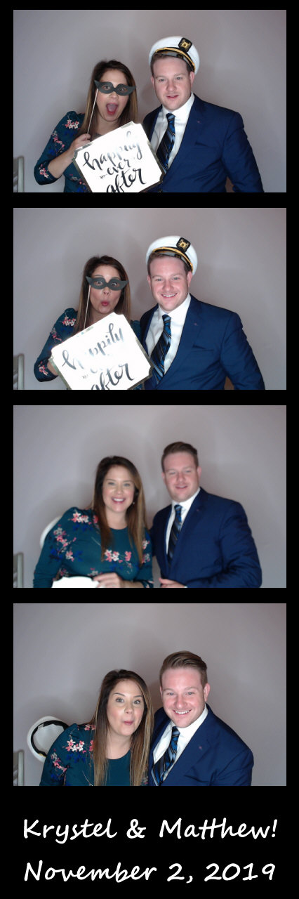 Burger wedding  | View more photos from the event at gallery.saycheesephotobooth.com/u/SayCheesePhotoBooth/Burger-wedding