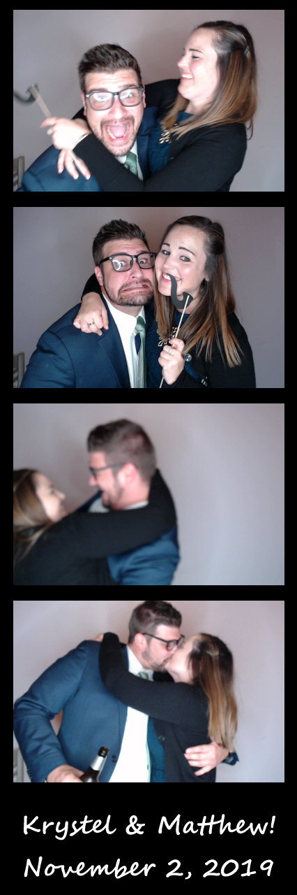 Burger wedding  | View more photos from the event at gallery.saycheesephotobooth.com/u/SayCheesePhotoBooth/Burger-wedding