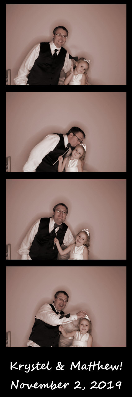 Burger wedding  | View more photos from the event at gallery.saycheesephotobooth.com/u/SayCheesePhotoBooth/Burger-wedding