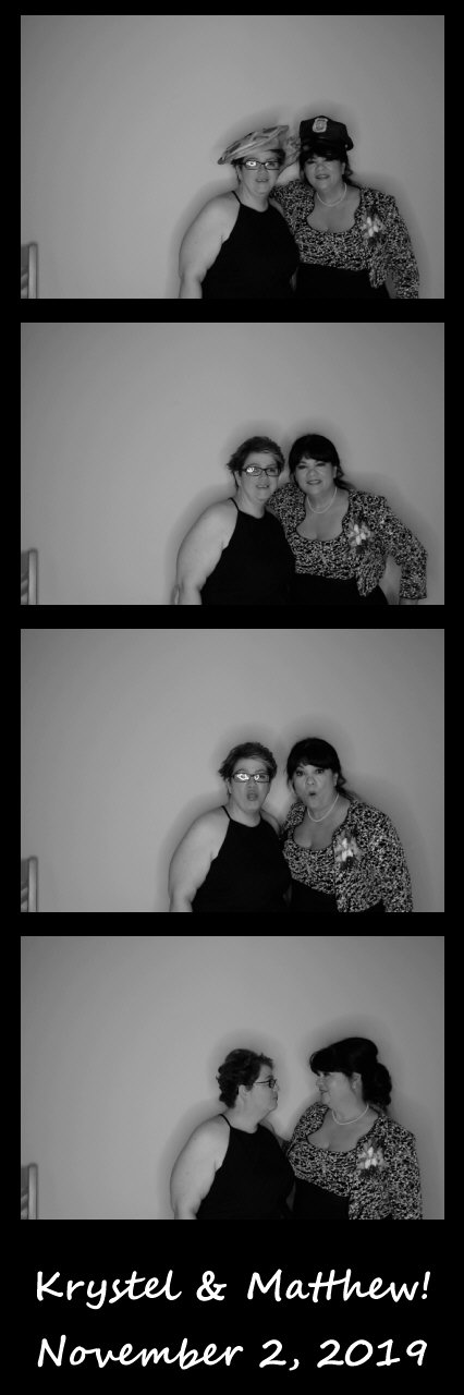 Burger wedding  | View more photos from the event at gallery.saycheesephotobooth.com/u/SayCheesePhotoBooth/Burger-wedding