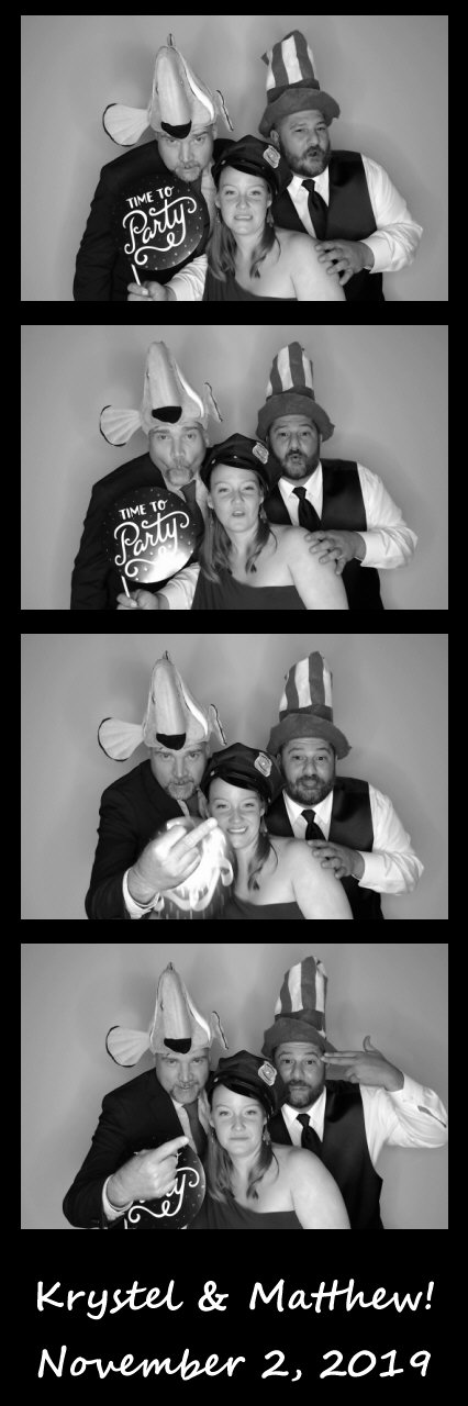 Burger wedding  | View more photos from the event at gallery.saycheesephotobooth.com/u/SayCheesePhotoBooth/Burger-wedding