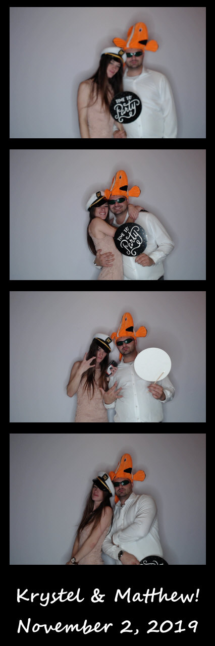 Burger wedding  | View more photos from the event at gallery.saycheesephotobooth.com/u/SayCheesePhotoBooth/Burger-wedding