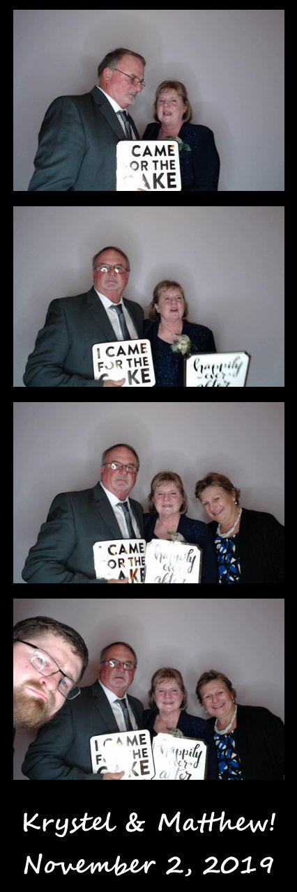 Burger wedding  | View more photos from the event at gallery.saycheesephotobooth.com/u/SayCheesePhotoBooth/Burger-wedding