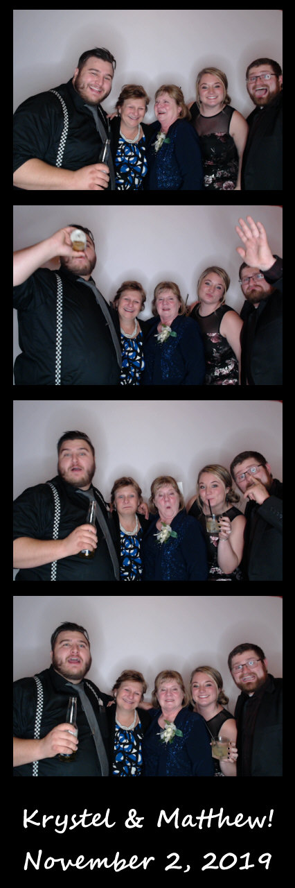 Burger wedding  | View more photos from the event at gallery.saycheesephotobooth.com/u/SayCheesePhotoBooth/Burger-wedding