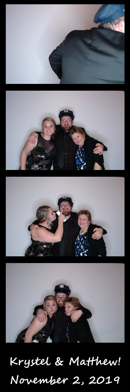 Burger wedding  | View more photos from the event at gallery.saycheesephotobooth.com/u/SayCheesePhotoBooth/Burger-wedding