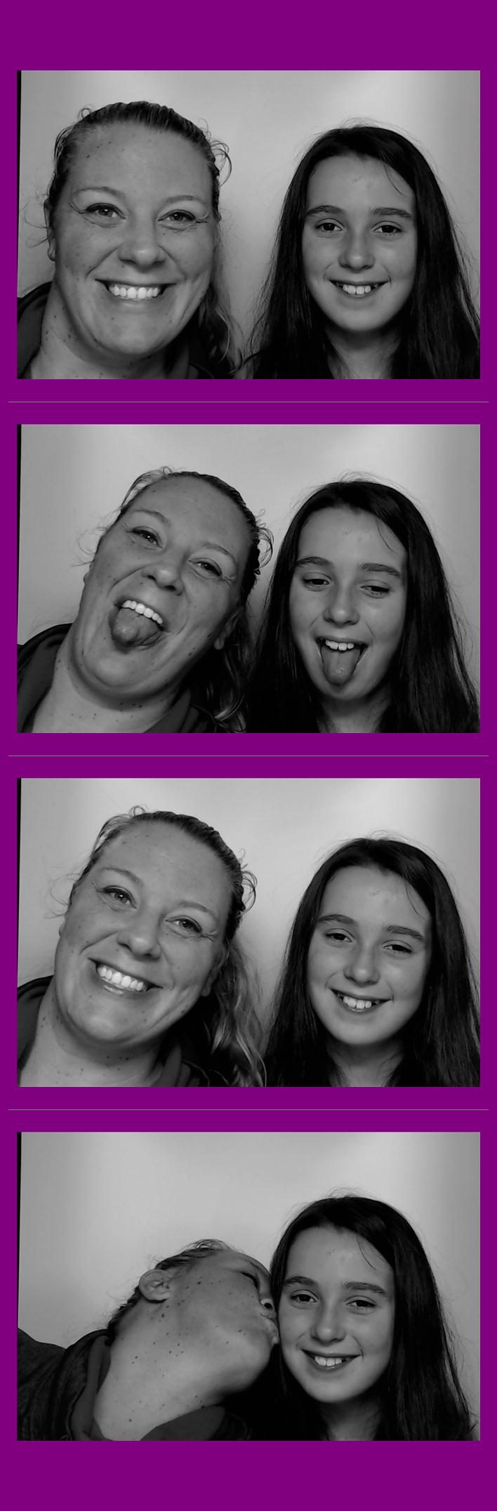 Campbell Ridge Elementary  | View more photos from the event at gallery.saycheesephotobooth.com/u/SayCheesePhotoBooth/Campbell-Ridge-Elementary