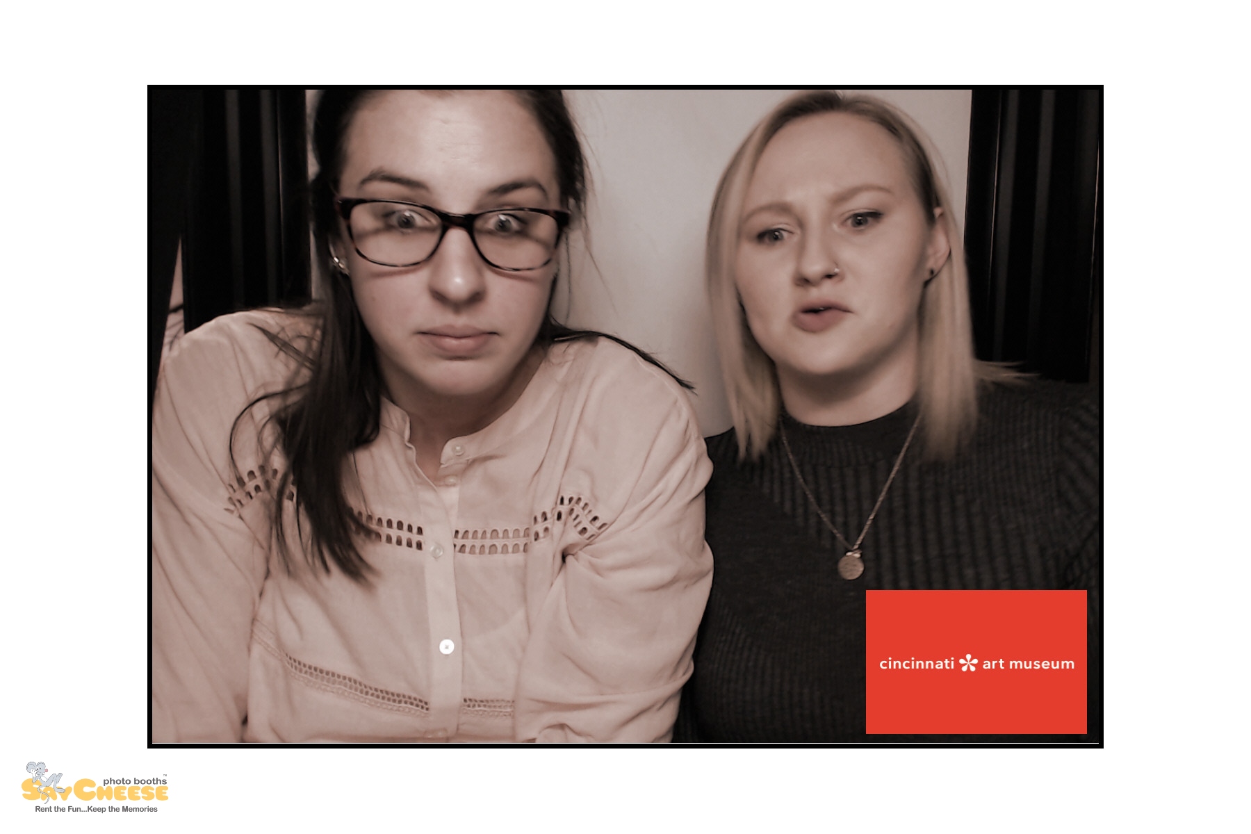 Cincinnati Art Museum | View more photos from the event at gallery.saycheesephotobooth.com/u/SayCheesePhotoBooth/Cincinnati-Art-Museum