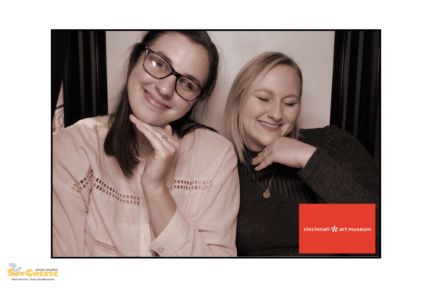 Cincinnati Art Museum | View more photos from the event at gallery.saycheesephotobooth.com/u/SayCheesePhotoBooth/Cincinnati-Art-Museum