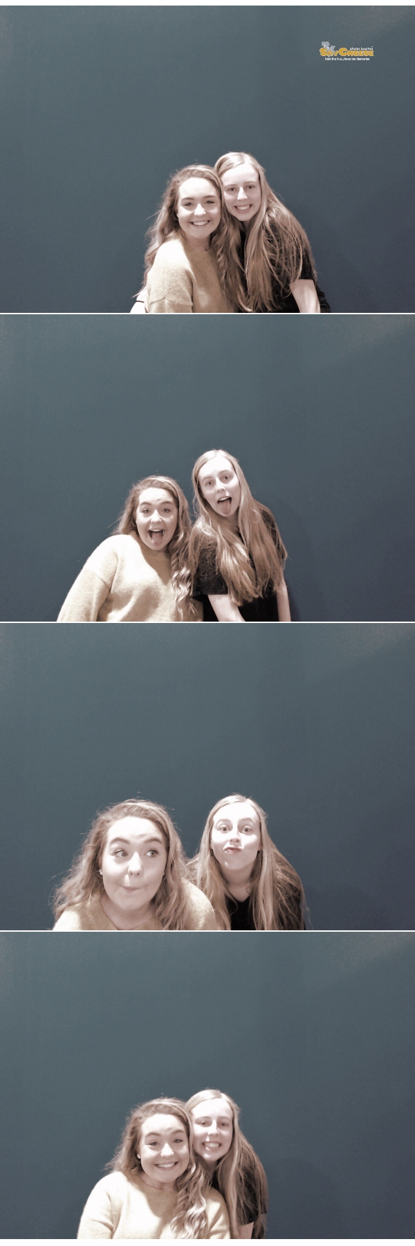 Crossroads Friendsgiving | View more photos from the event at gallery.saycheesephotobooth.com/u/SayCheesePhotoBooth/Crossroads-Friendsgiving