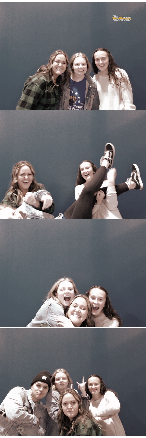 Crossroads Friendsgiving | View more photos from the event at gallery.saycheesephotobooth.com/u/SayCheesePhotoBooth/Crossroads-Friendsgiving