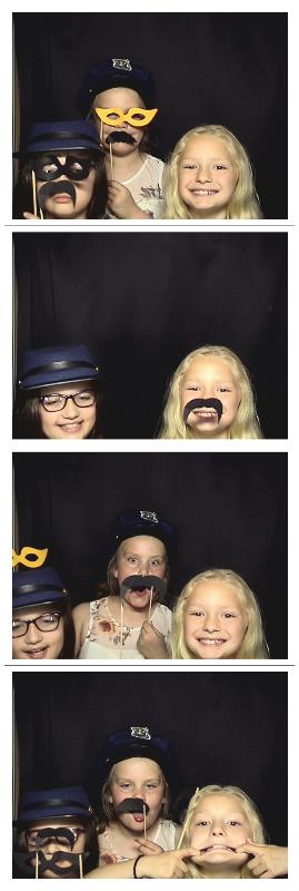 Daddy Daughter Derby Dance  | View more photos from the event at gallery.saycheesephotobooth.com/u/SayCheesePhotoBooth/Daddy-Daughter-Derby-Dance