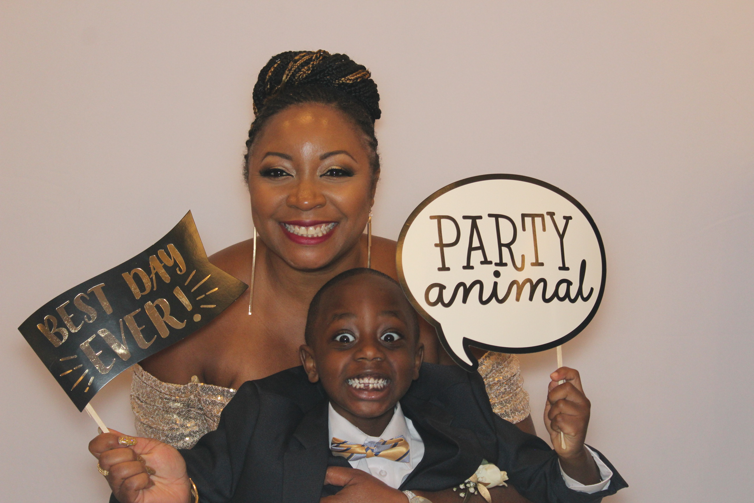 Emily and Wyatt  | View more photos from the event at gallery.saycheesephotobooth.com/u/SayCheesePhotoBooth/Emily-and-Wyatt-0