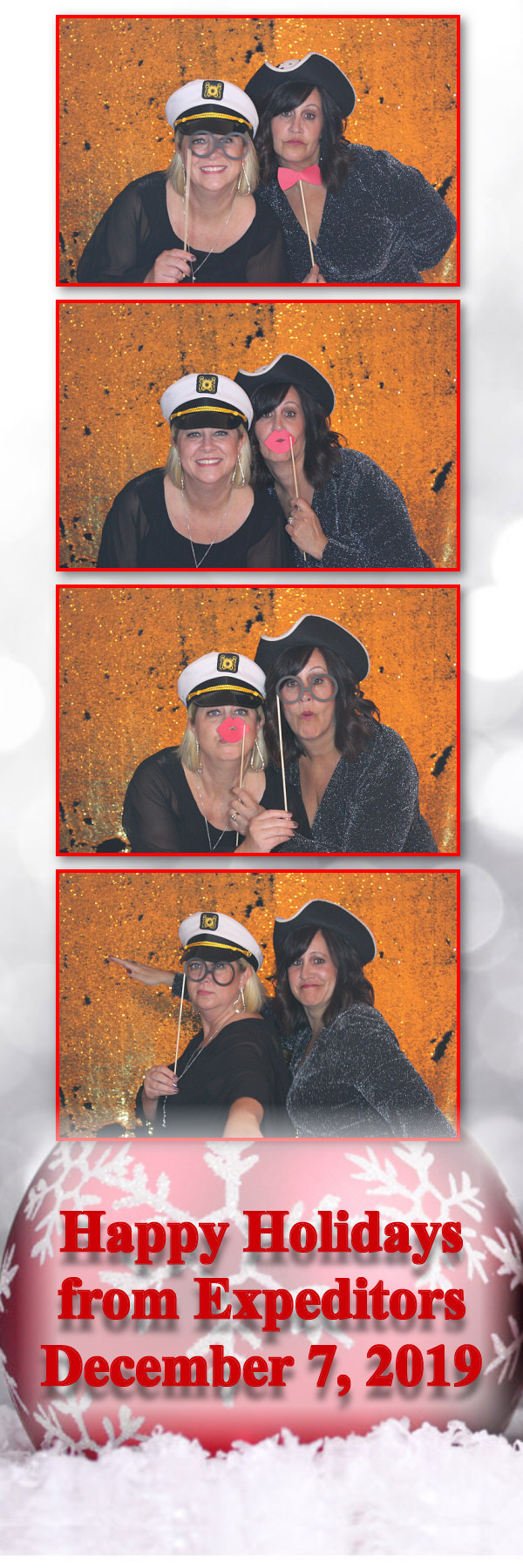 Expeditors Holiday Party  | View more photos from the event at gallery.saycheesephotobooth.com/u/SayCheesePhotoBooth/Expeditors-Holiday-Party