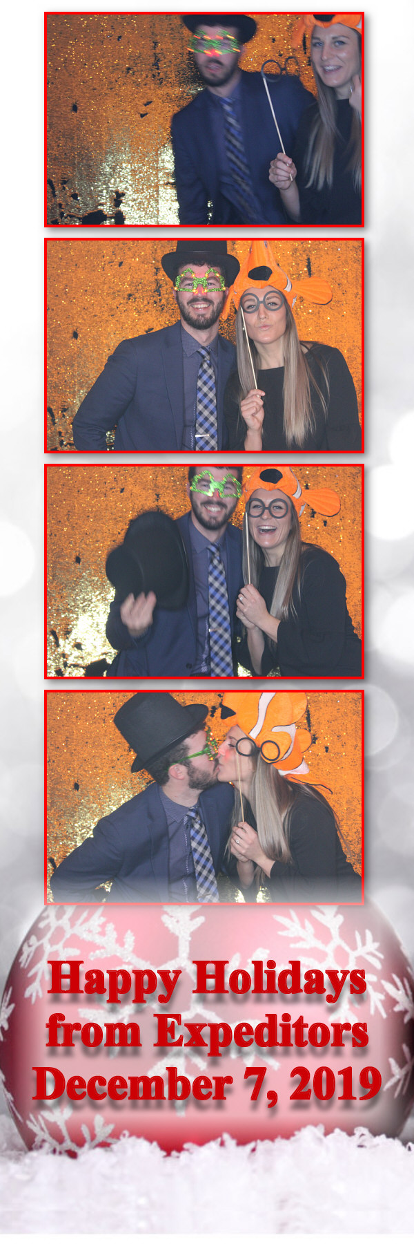 Expeditors Holiday Party  | View more photos from the event at gallery.saycheesephotobooth.com/u/SayCheesePhotoBooth/Expeditors-Holiday-Party