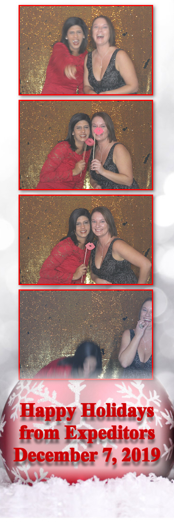 Expeditors Holiday Party  | View more photos from the event at gallery.saycheesephotobooth.com/u/SayCheesePhotoBooth/Expeditors-Holiday-Party