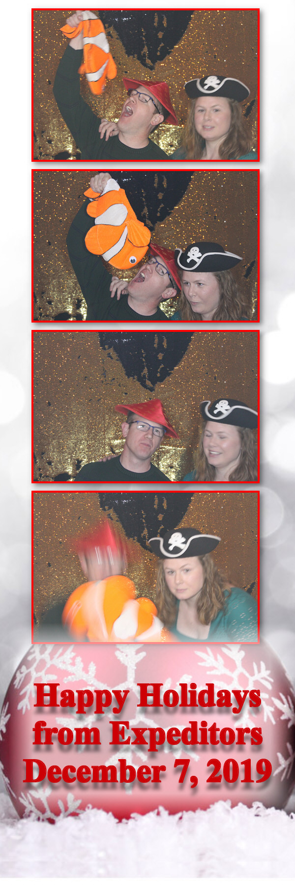 Expeditors Holiday Party  | View more photos from the event at gallery.saycheesephotobooth.com/u/SayCheesePhotoBooth/Expeditors-Holiday-Party